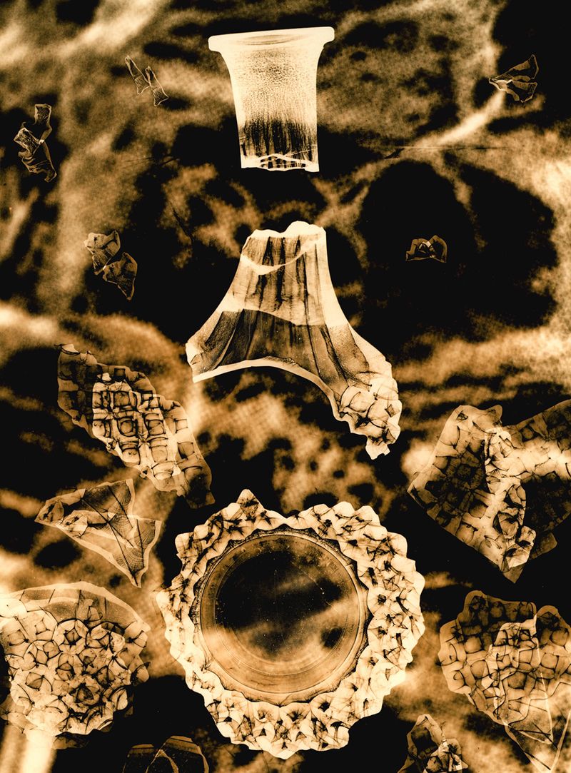 © Jo Stapleton - ©Jo Stapleton, ‘smashed decanter with loose connecting tissue’ (2021)