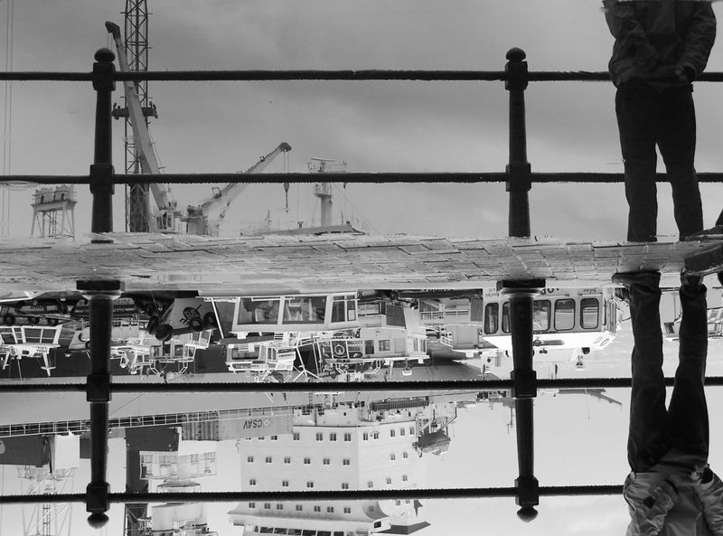 © Cristina Erdmann - "Man and his thoughts" Valparaíso Port, Chile, 2007