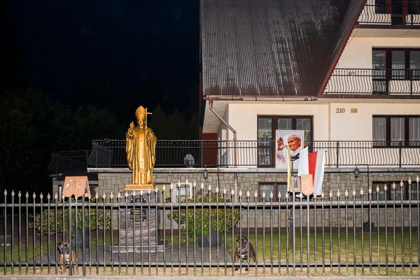 © Joanna Musiał - Image from the Satan at the Paris' gates photography project