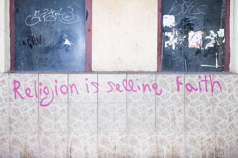 © Joanna Musiał - Image from the Satan at the Paris' gates photography project