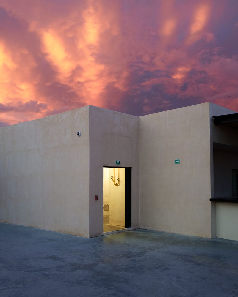 © Ross Gerhold - Image from the Another Day in Paradise photography project