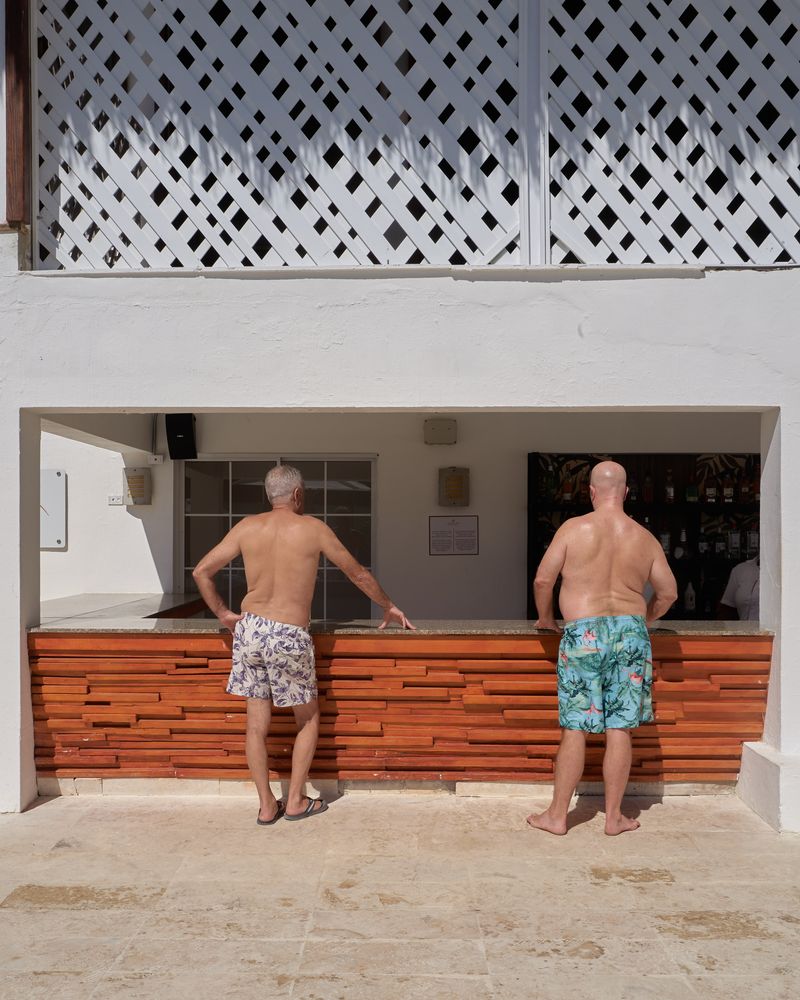 © Ross Gerhold - Image from the Another Day in Paradise photography project