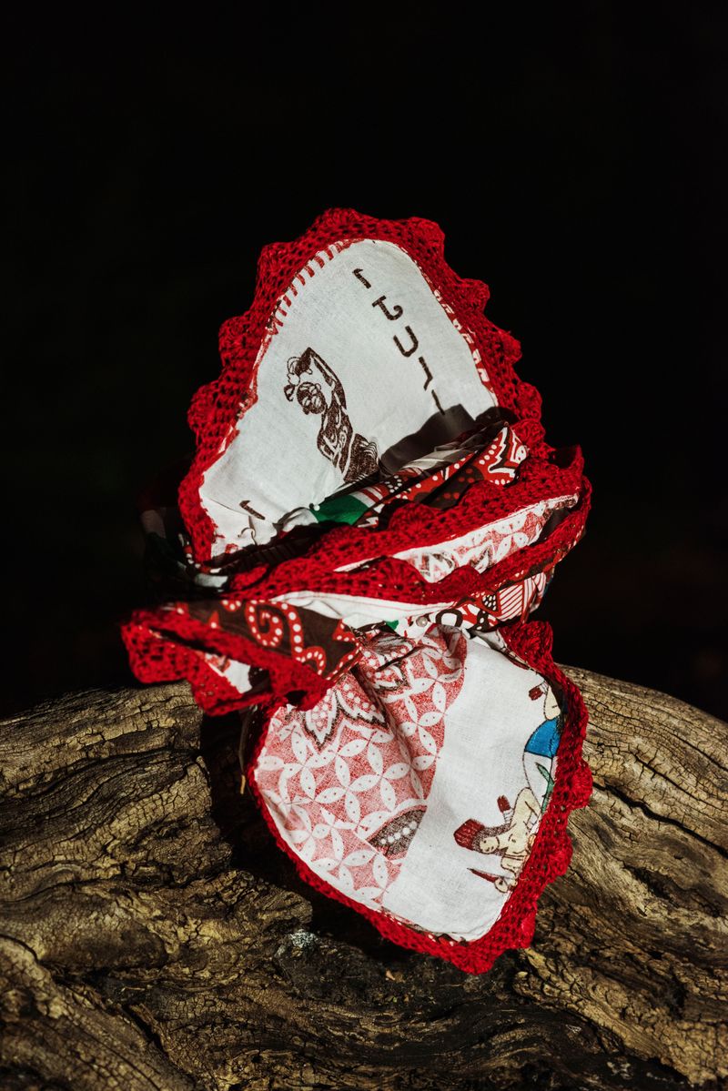 © Michelle Piergoelam - Image from the The Untangled Tales photography project