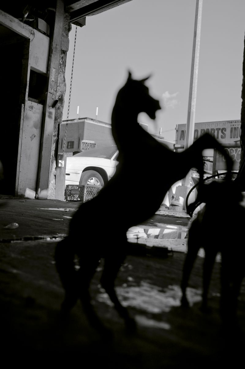 © Jaime Permuth - Image from the YONKEROS photography project