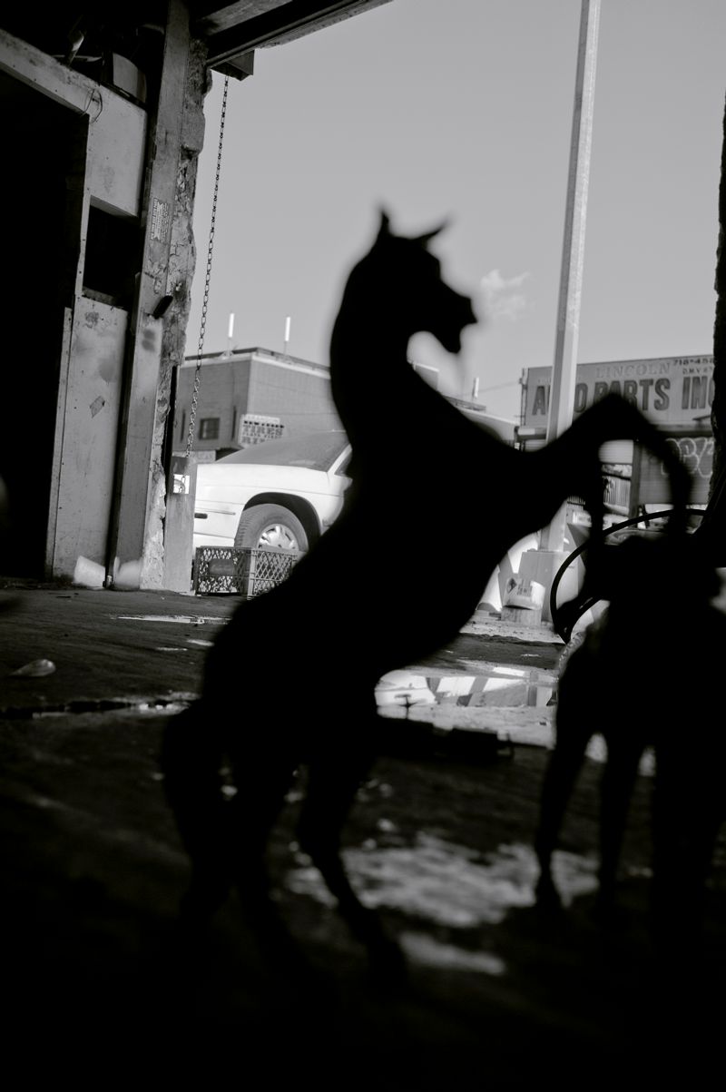 © Jaime Permuth - Image from the YONKEROS photography project