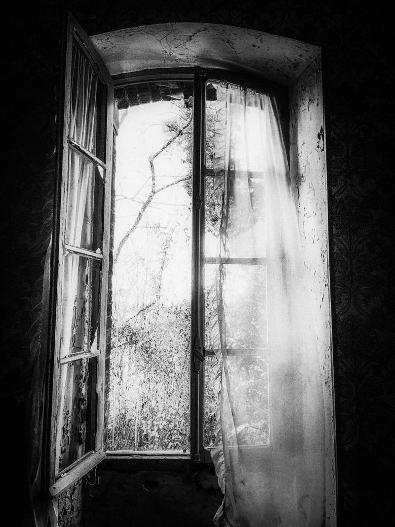 © Delphine MARGAU - Image from the At Open Tomb photography project