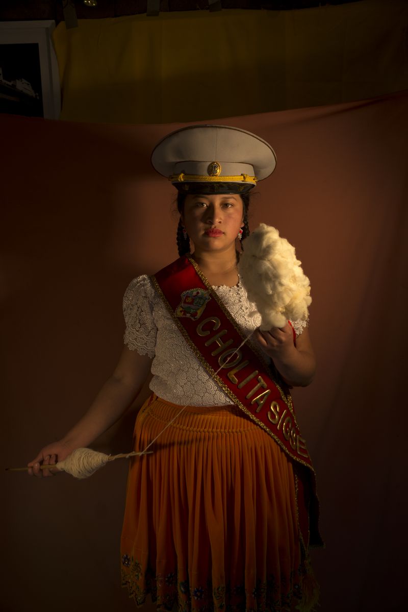 © iLa Coronel - Image from the Cholita sigseña photography project