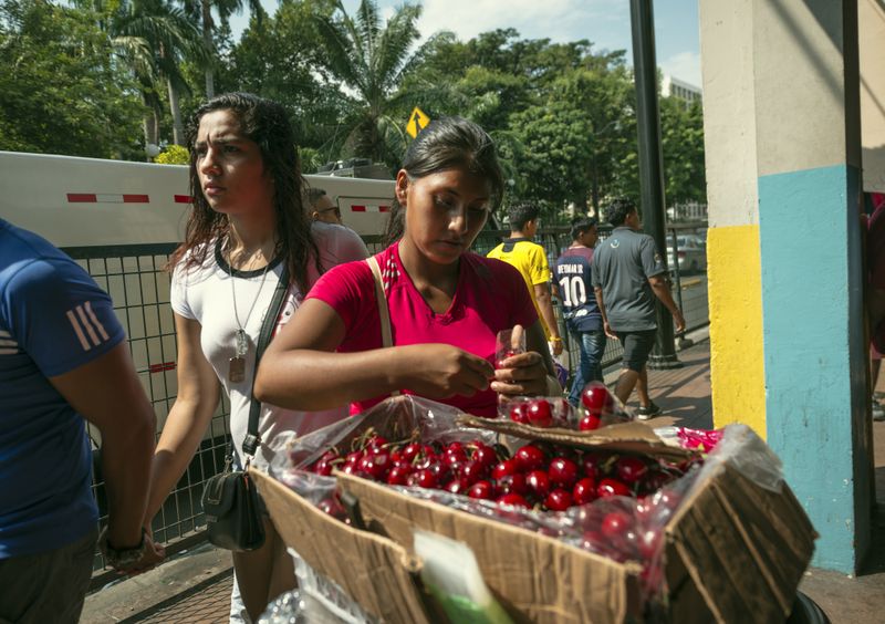 © iLa Coronel - Image from the habitantes del Caos(la bahia) photography project