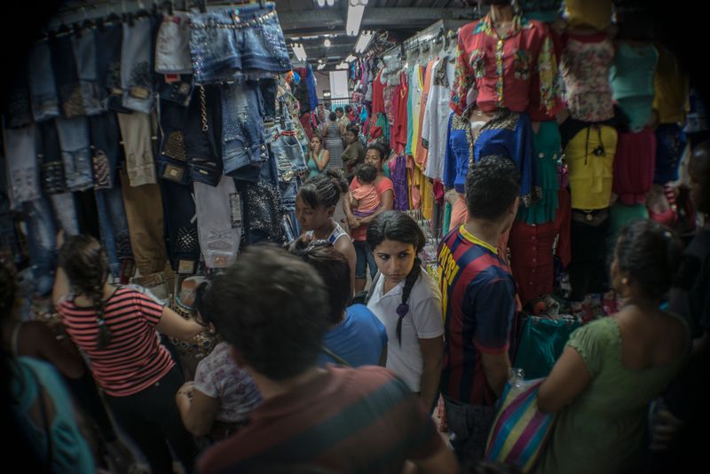 © iLa Coronel - Image from the habitantes del Caos(la bahia) photography project