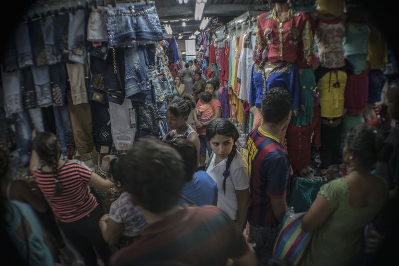 © iLa Coronel - Image from the habitantes del Caos(la bahia) photography project