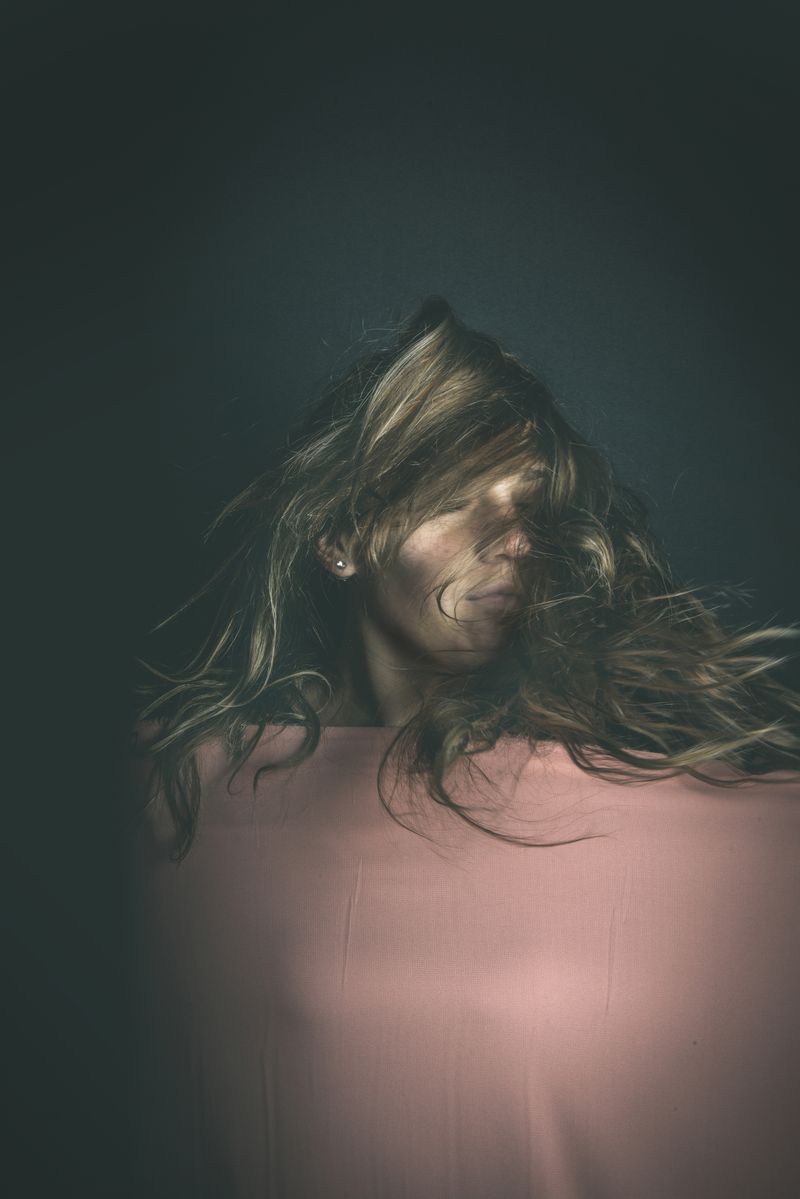 © iLa Coronel - Image from the Miedos y poesía (mil retratos) photography project