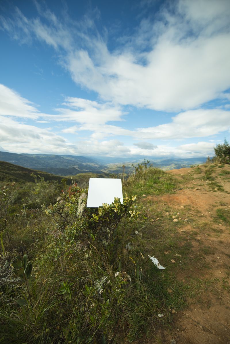 © iLa Coronel - Image from the El cielo bajo los pies photography project