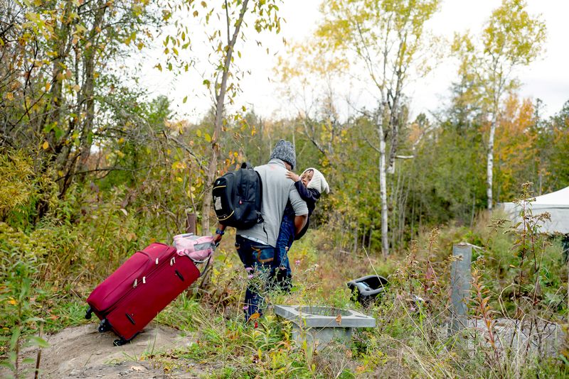 © Ruth Kaplan - Image from the The Theater of Roxham Road photography project