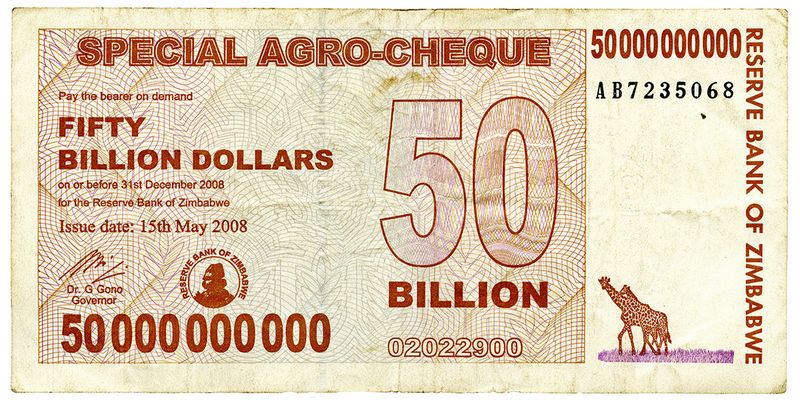 © Chloé Nicosia - Image from the ONE HUNDRED TRILLION DOLLARS photography project