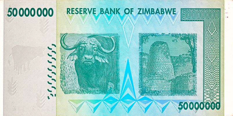 © Chloé Nicosia - Image from the ONE HUNDRED TRILLION DOLLARS photography project