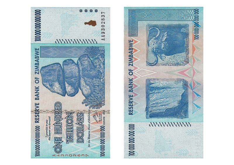 © Chloé Nicosia - Image from the ONE HUNDRED TRILLION DOLLARS photography project