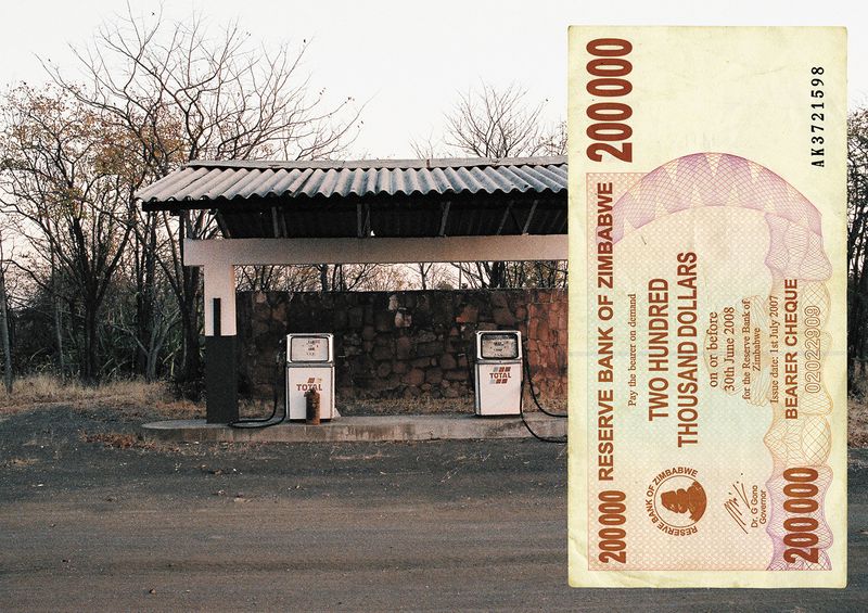 © Chloé Nicosia - Image from the ONE HUNDRED TRILLION DOLLARS photography project