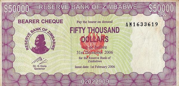 © Chloé Nicosia - Image from the ONE HUNDRED TRILLION DOLLARS photography project