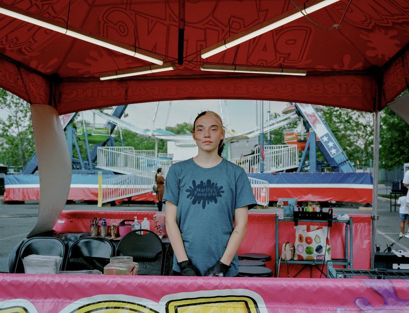 © Lila Barth - Worker at the Staten Island Fair