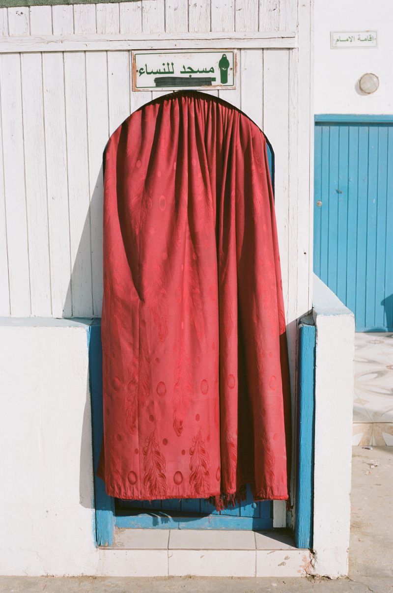 © Daniel Guix - Women's bathroom