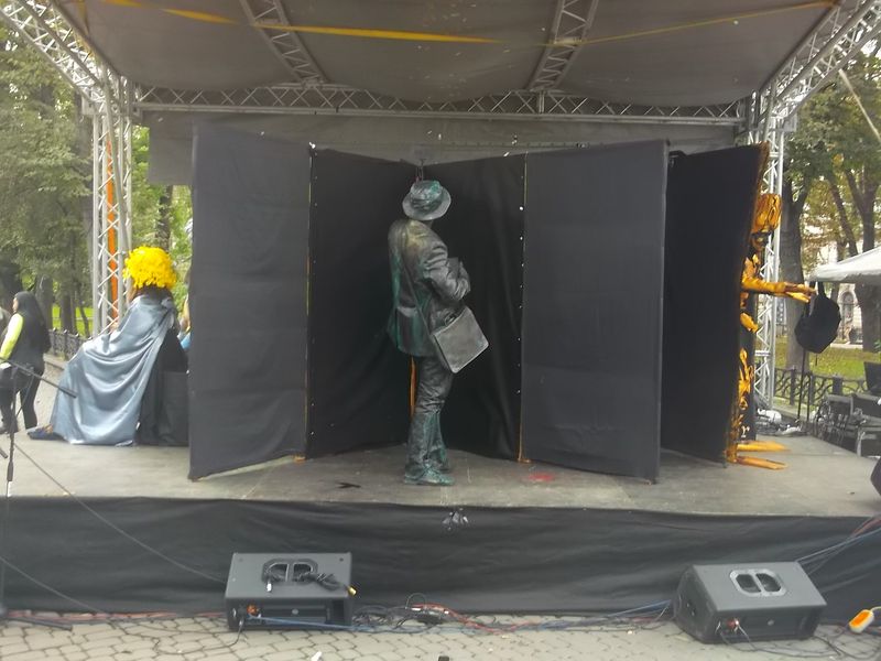 © Andrei  Kolyaskin - Living  scuptures  on  the  Independence  Day  in  Ivano - Frankivsk  City , Ukraine .