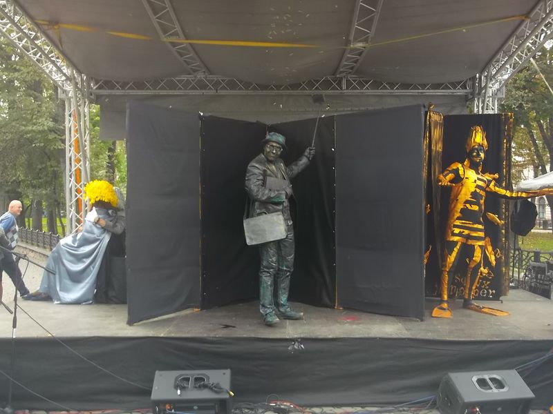 © Andrei  Kolyaskin - Living  scuptures  on  the  Independence  Day  in  Ivano - Frankivsk  City , Ukraine .