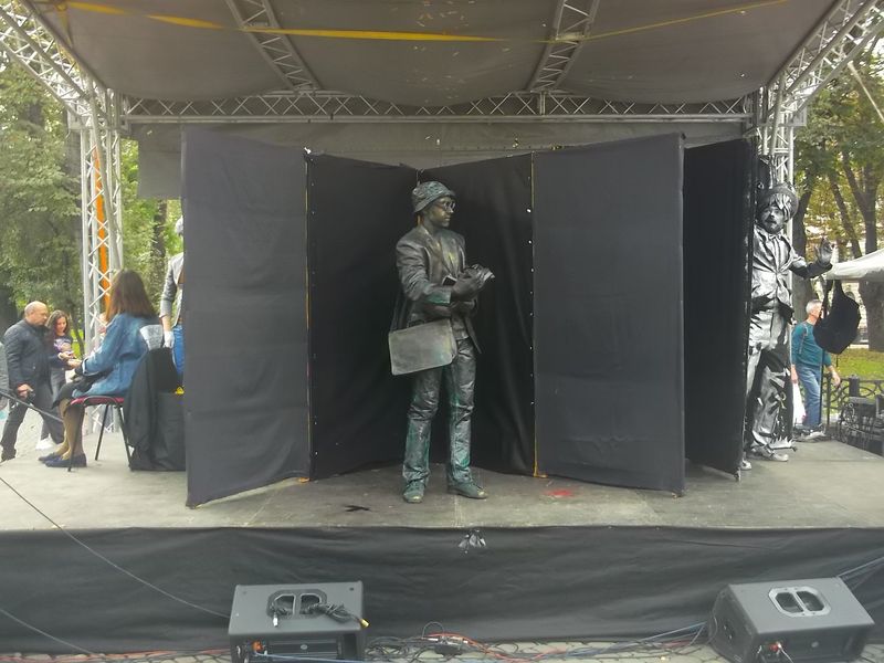 © Andrei  Kolyaskin - Living  scuptures  on  the  Independence  Day  in  Ivano - Frankivsk  City , Ukraine .