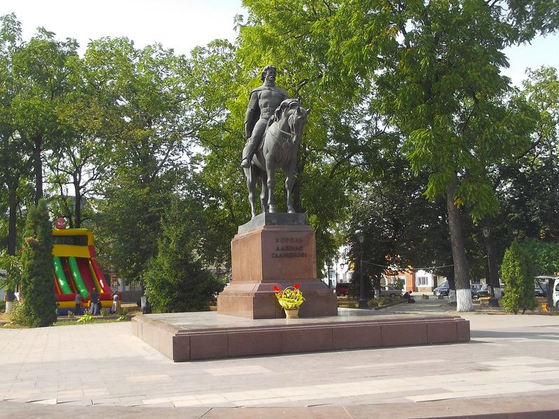 © Andrei  Kolyaskin - Monyment  of  king  Danylo  Romanovych  Galytsky  in  town  Galych  of  Ivano - Frankivsk  region , Ukraine .