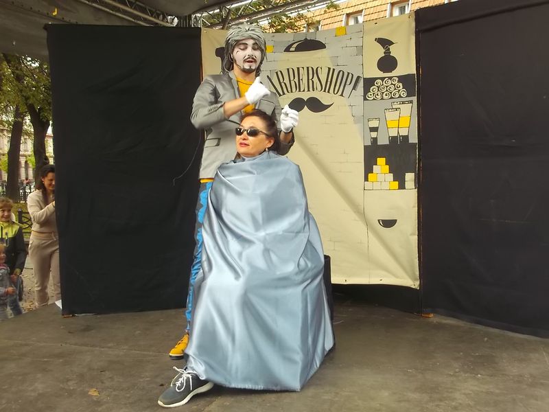 © Andrei  Kolyaskin - Living  sculptures  show  on  the  central  part  of  Ivano - Frankivsk  City , Ukraine .