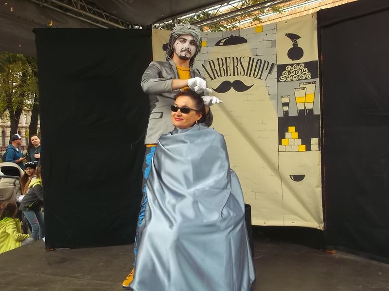 © Andrei  Kolyaskin - Living  sculptures  show  on  the  central  part  of  Ivano - Frankivsk  City , Ukraine .