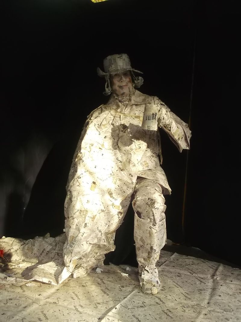 © Andrei  Kolyaskin - Living  sculptures  show  on  the  central  part  of  Ivano - Frankivsk  City , Ukraine .