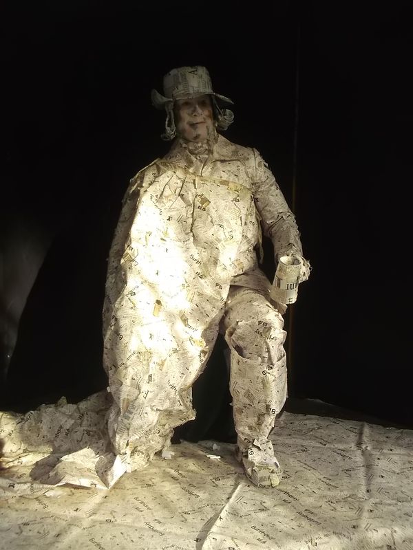 © Andrei  Kolyaskin - Living  sculptures  show  on  the  central  part  of  Ivano - Frankivsk  City , Ukraine .