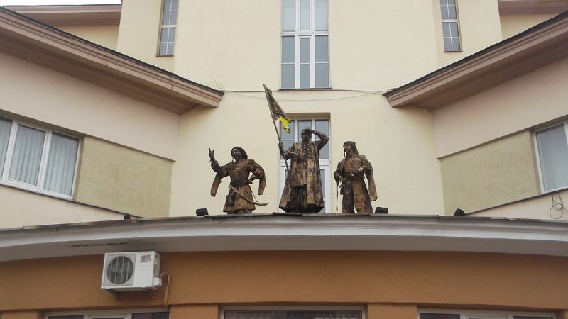 © Andrei  Kolyaskin - Living  sculptures  on  the  Independence  Day  in  Ivano - Frankivsk  City , Ukraine .