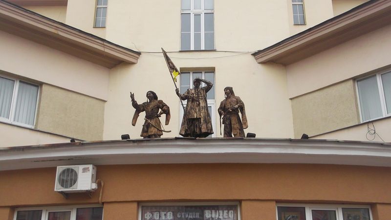 © Andrei  Kolyaskin - Living  sculptures  on  the  Independence  Day  in  Ivano - Frankivsk  City , Ukraine .
