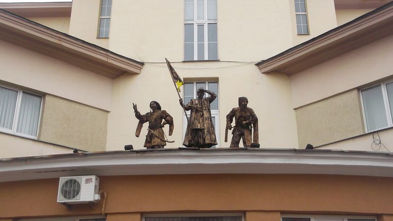 © Andrei  Kolyaskin - Living  sculptures  on  the  Independence  Day  in  Ivano - Frankivsk  City , Ukraine .