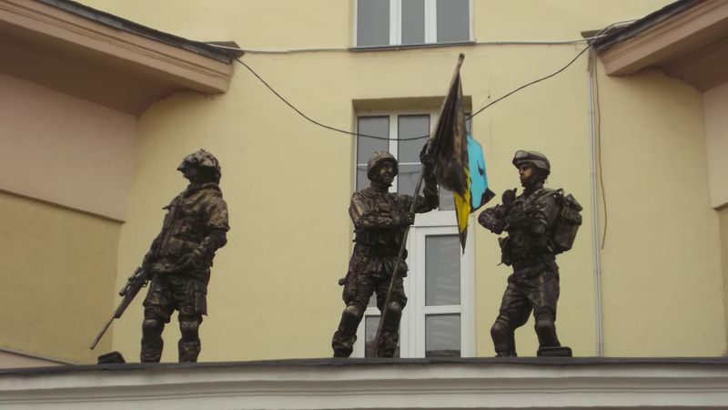 © Andrei  Kolyaskin - Image from the Living  sculptires  in  Ivano - Frankivsk  City  3 photography project