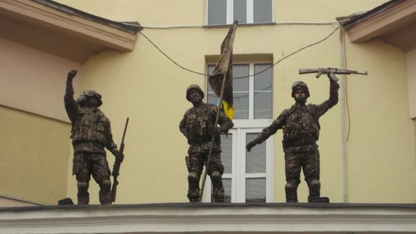 © Andrei  Kolyaskin - Living  sculptures  on  the  Independence  Day  in  Ivano - Frankivsk  City , Ukraine .