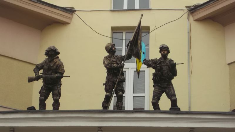 © Andrei  Kolyaskin - Living  sculptures  on  the  Independence  Day  in  Ivano - Frankivsk  City , Ukraine .