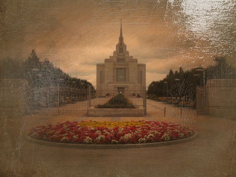 © Andrei  Kolyaskin - Image from the Ukrainian  Kyiv  Temple  in  oil  painting  1 photography project