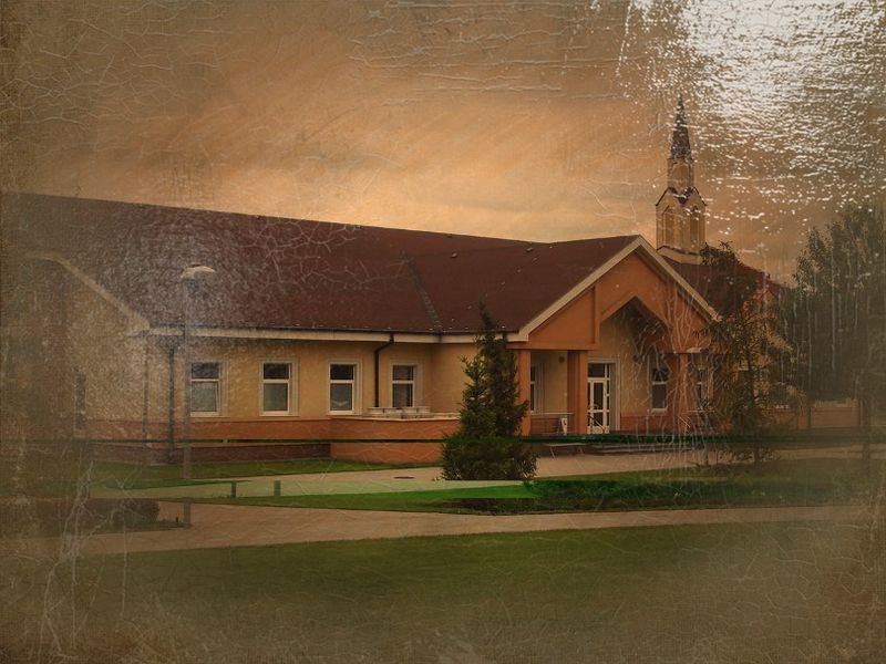 © Andrei  Kolyaskin - Image from the Ukrainian  Kyiv  Temple  in  oil  painting  1 photography project