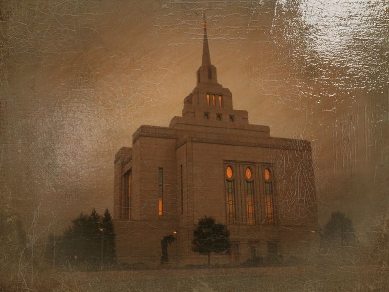 © Andrei  Kolyaskin - Image from the Ukrainian  Kyiv  Temple  in  oil  painting  1 photography project