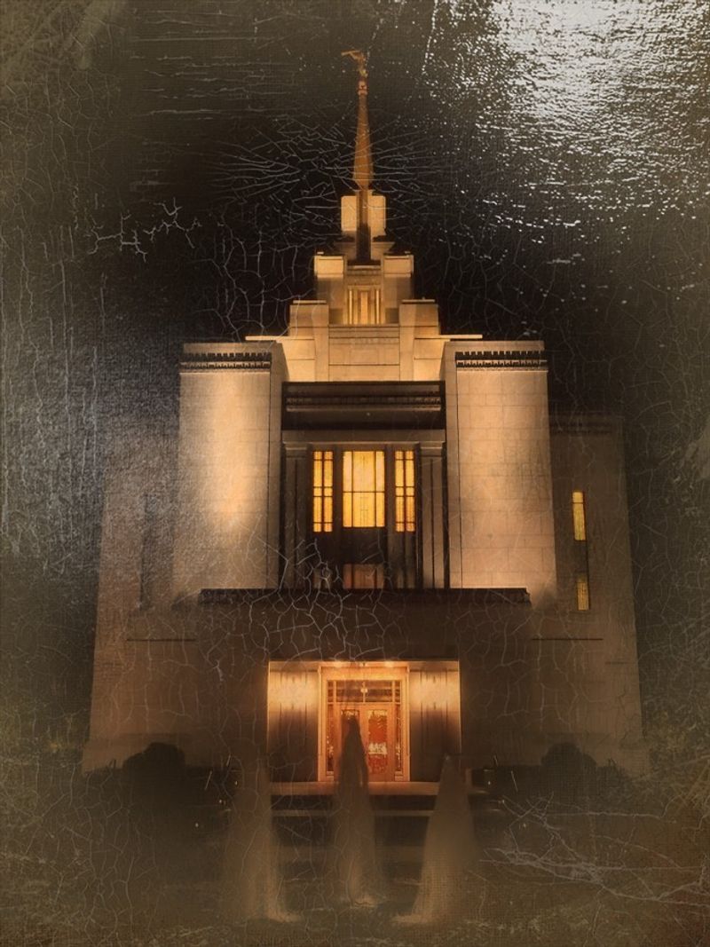 © Andrei  Kolyaskin - Image from the Ukrainian  Kyiv  Temple  in  oil  painting  1 photography project