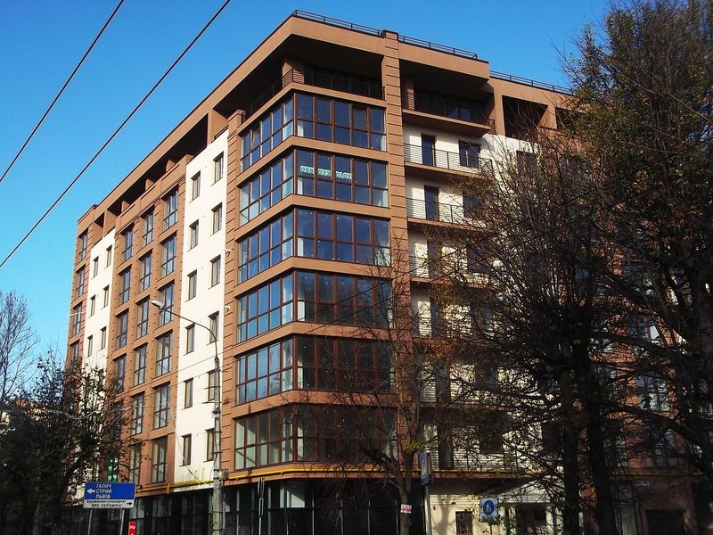 © Andrei  Kolyaskin - New  house  of  modern  construction  in  Ivano - Frankivsk  City , Ukraine .