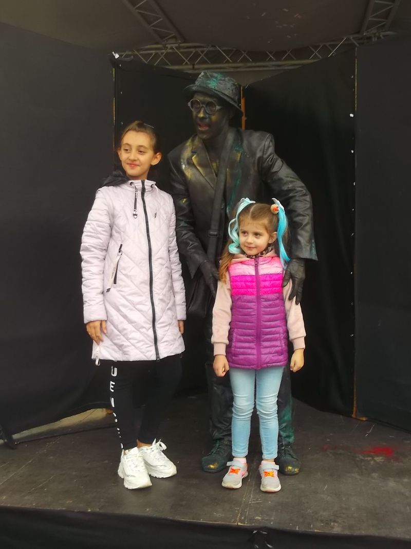 © Andrei  Kolyaskin - Living  sculptures  show  on  the  central   part  of  Ivano - Frankivsk  City , Ukraine .