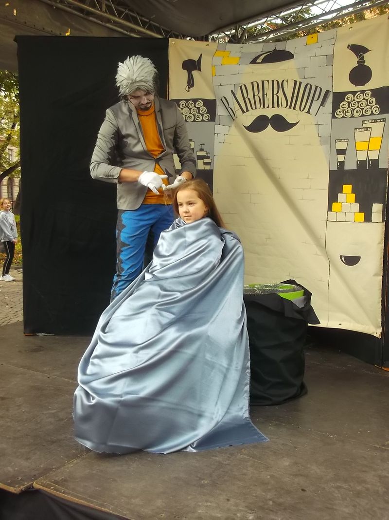 © Andrei  Kolyaskin - Living  sculptures  show  on  the  central   part  of  Ivano - Frankivsk  City , Ukraine .