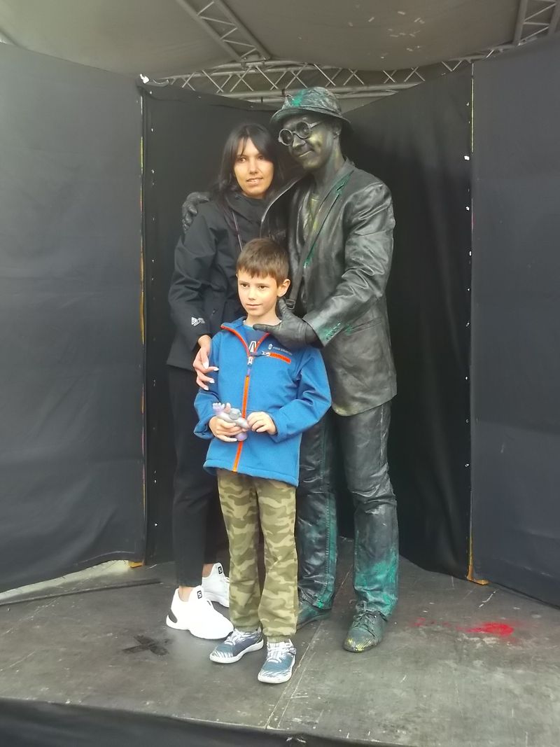 © Andrei  Kolyaskin - Living  sculptures  show  on  the  central   part  of  Ivano - Frankivsk  City , Ukraine .