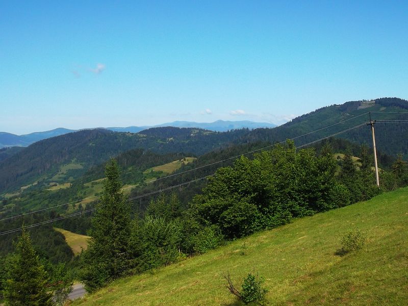 © Andrei  Kolyaskin - Wiew  on  Carpatian  mountains  on  the  Synevir  pass  in  Mezhygirya  area  of  Zacarpatian  region , Ukraine .