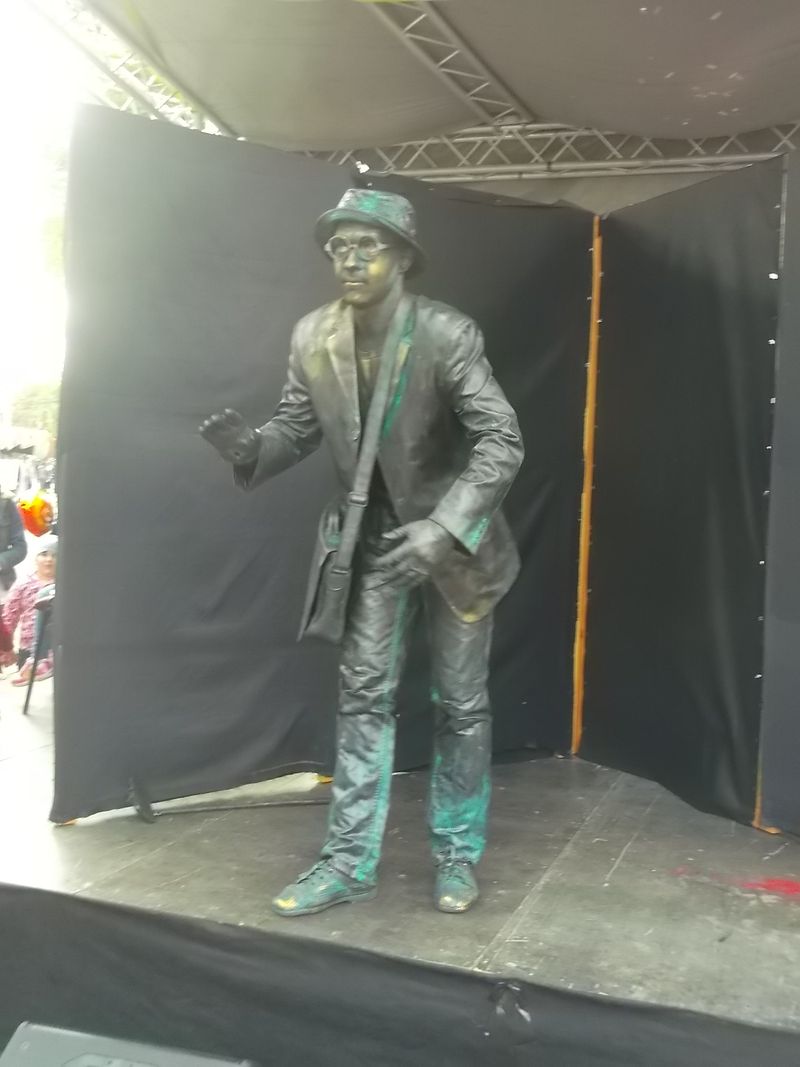 © Andrei  Kolyaskin - Living  sculptures  show  on  the  central  part  of  Ivano - Frankivsk  City , Ukraine .