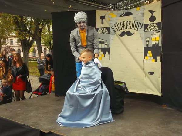 © Andrei  Kolyaskin - Living  sculptures  show  on  the  central  part  of  Ivano - Frankivsk  City , Ukraine .