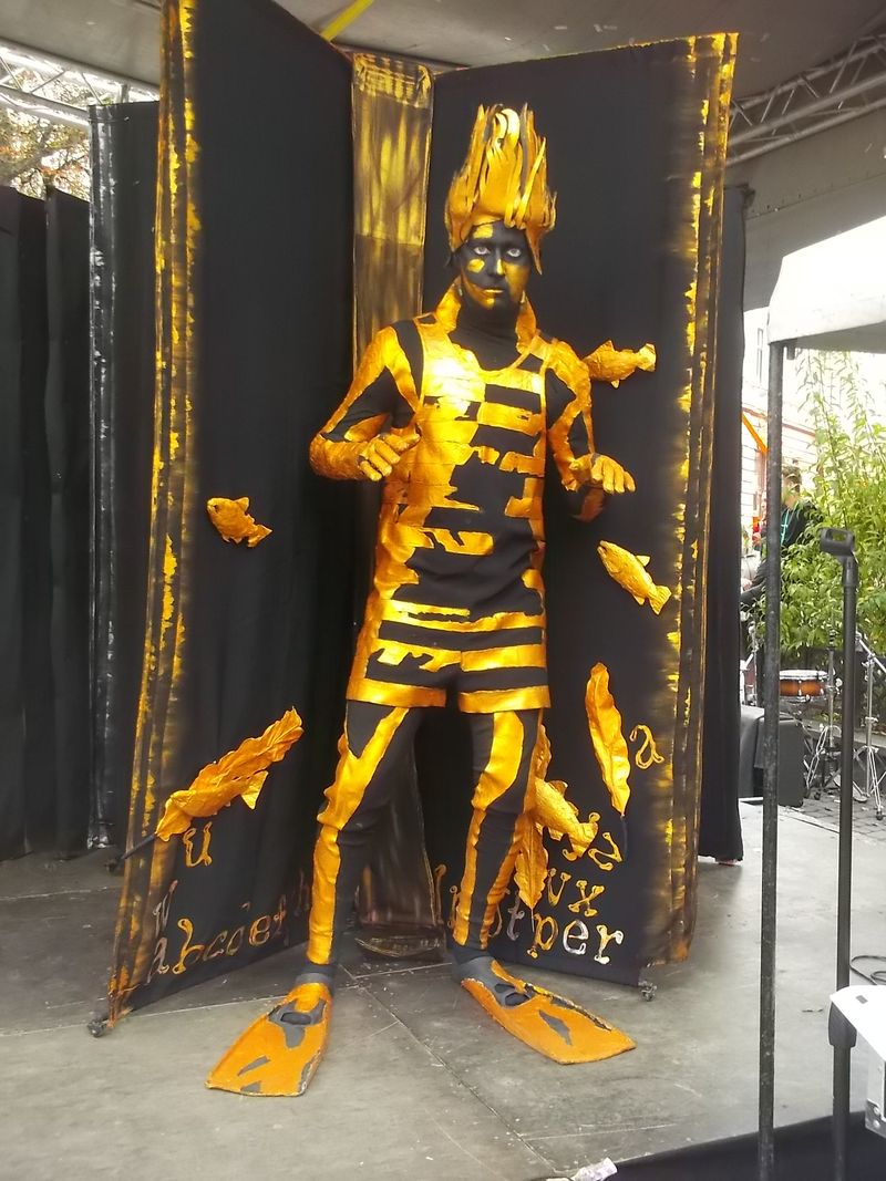 © Andrei  Kolyaskin - Living  sculptures  show  on  the  central  part  of  Ivano - Frankivsk  City , Ukraine .